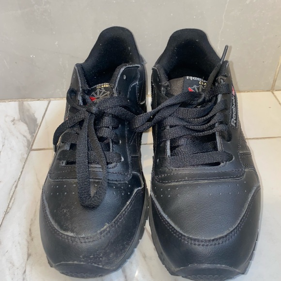 Girls Reebok Classic Black Shoes Size 4.5 - Picture 3 of 8